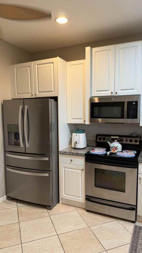 6393 Bella Cir Unit 505 - Photo 3 of 11