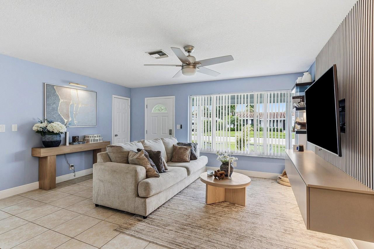 971 Sw 12th St - Photo 7 of 47