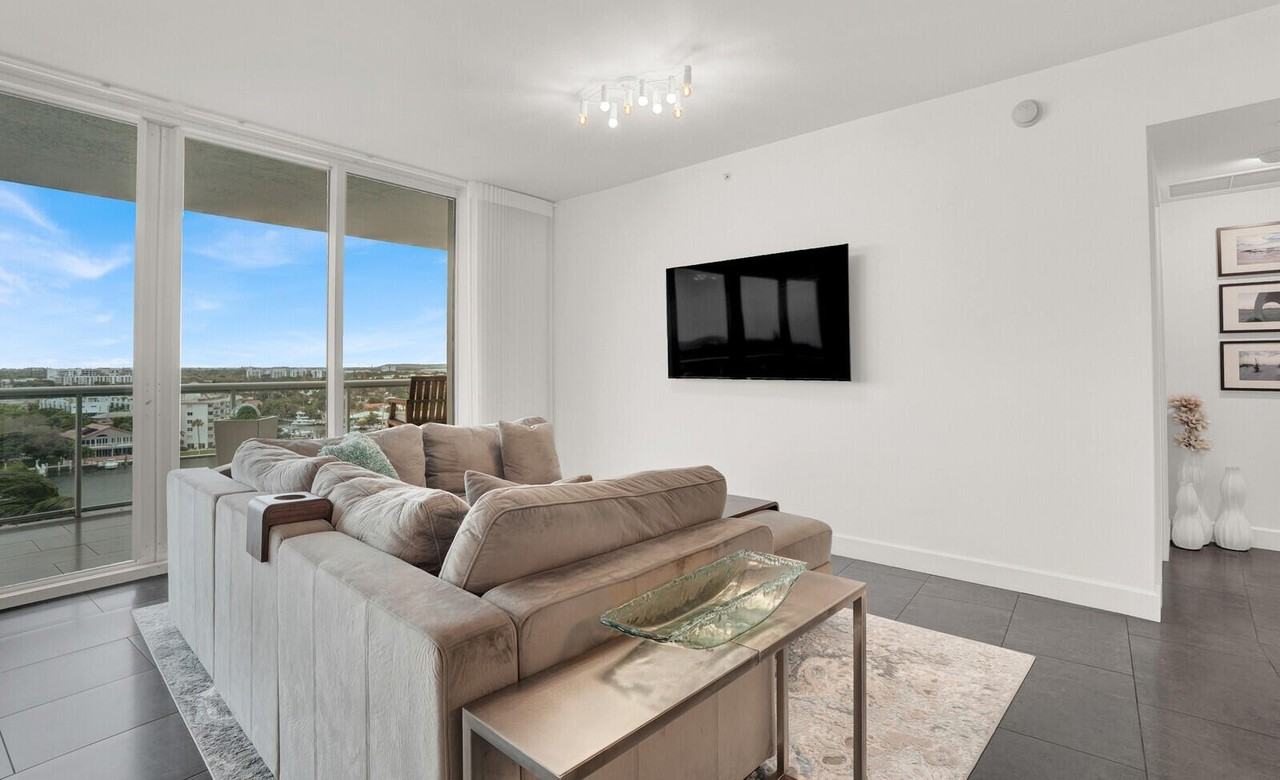 1 N Ocean Blvd Apt 812 - Photo 4 of 47