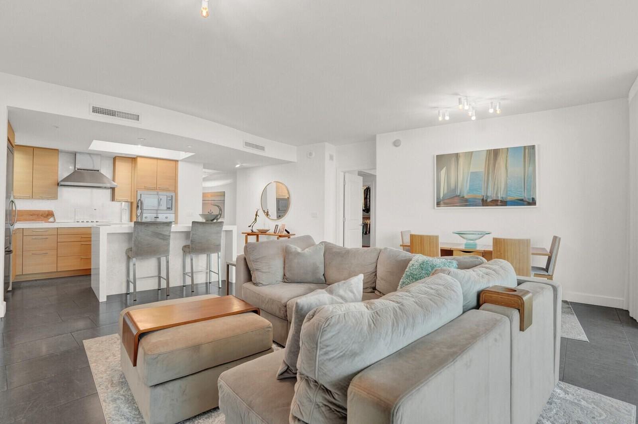 1 N Ocean Blvd Apt 812 - Photo 7 of 47