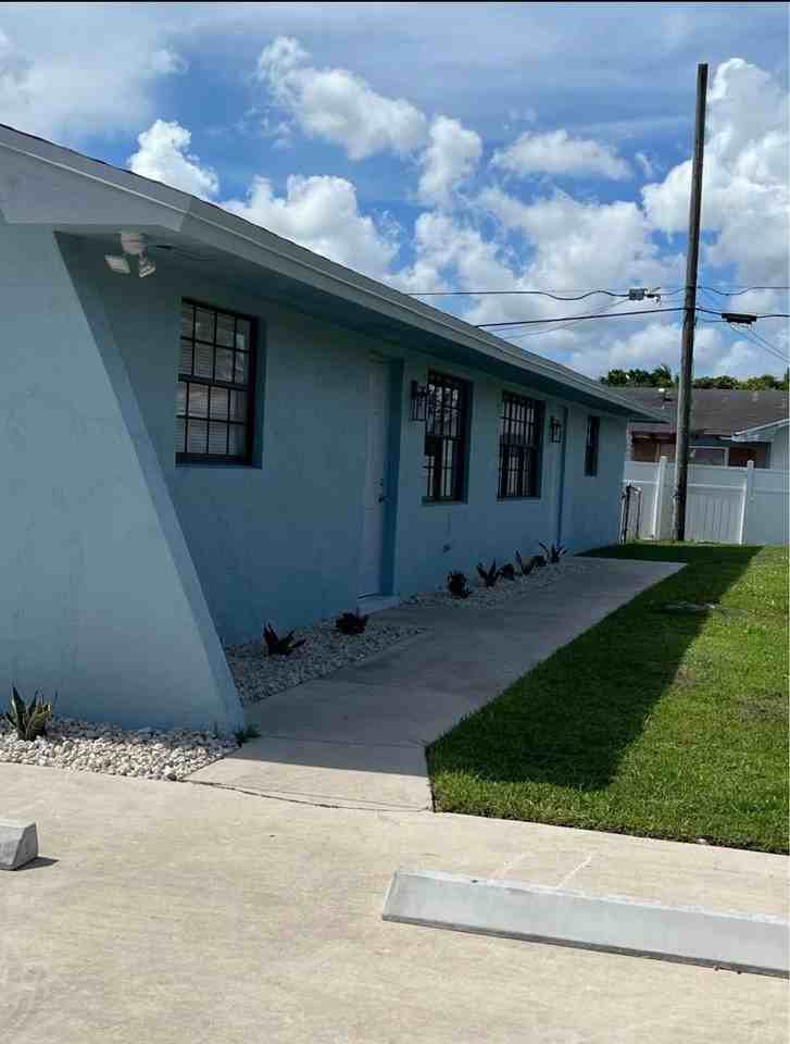 4791 Elmhurst Rd #B - Photo 2 of 8