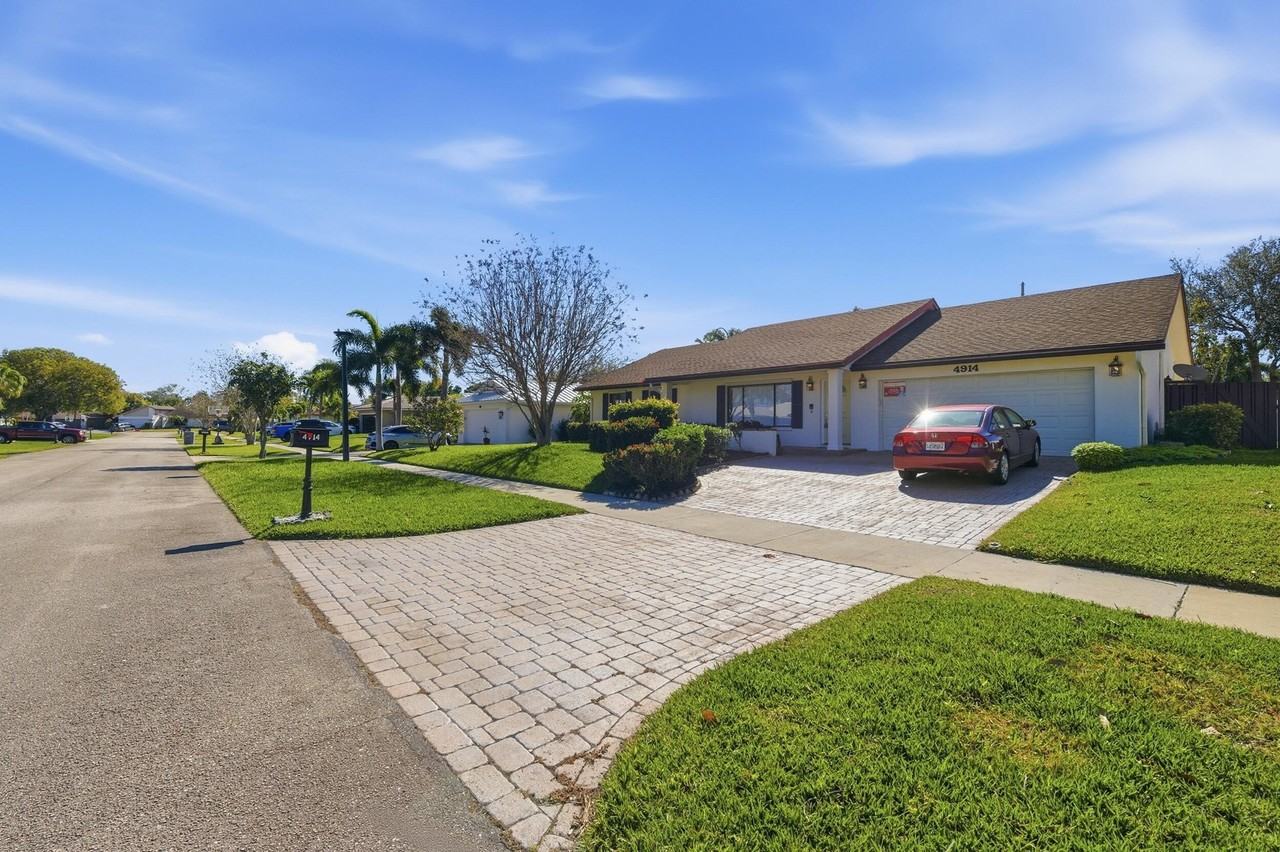 4914 Acorn Dr - Photo 5 of 43