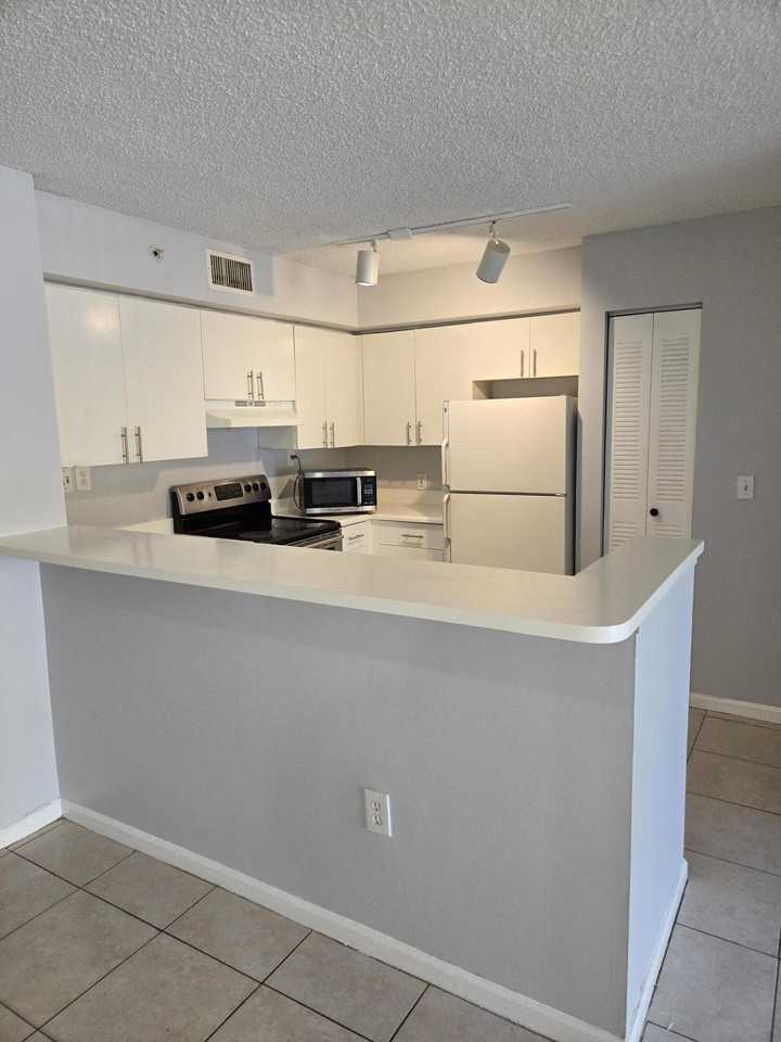 7832 Sonoma Springs Cir Apt 105 - Photo 4 of 18