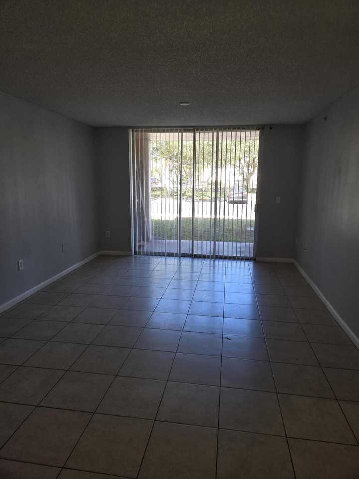 7832 Sonoma Springs Cir Apt 105 - Photo 6 of 18