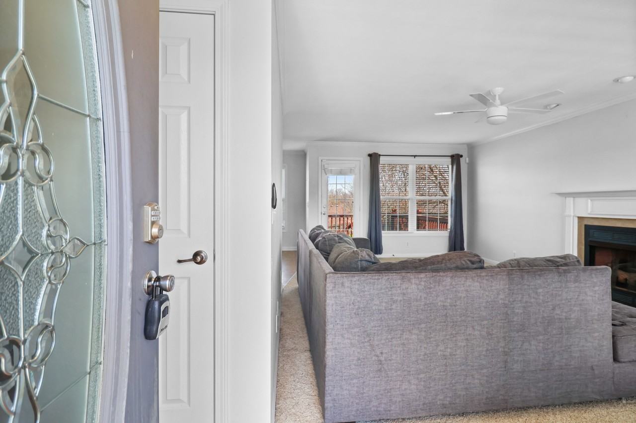 1213 Channelview Dr #1 - Photo 7 of 37