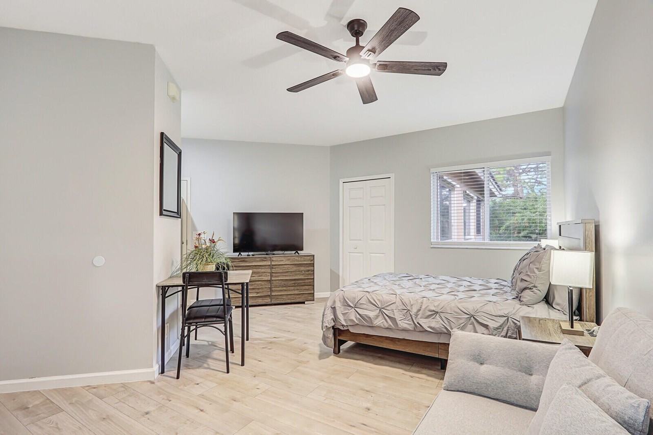 8031 Carnoustie Pl Unit B - Photo 5 of 26