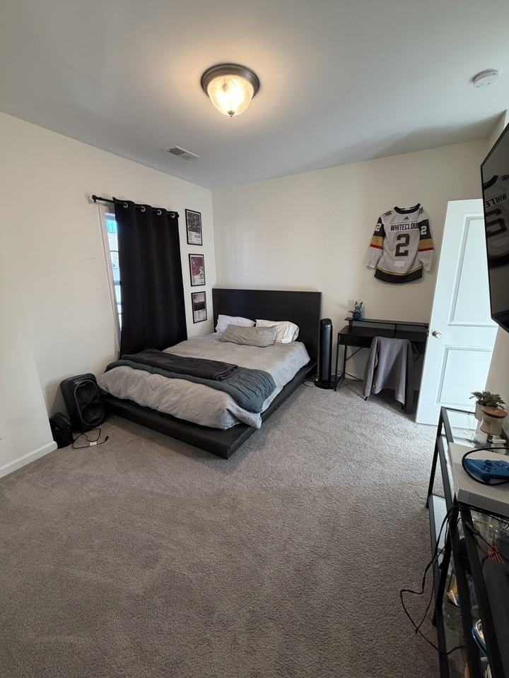 215 Honeysuckle Way #1 - Photo 5 of 15