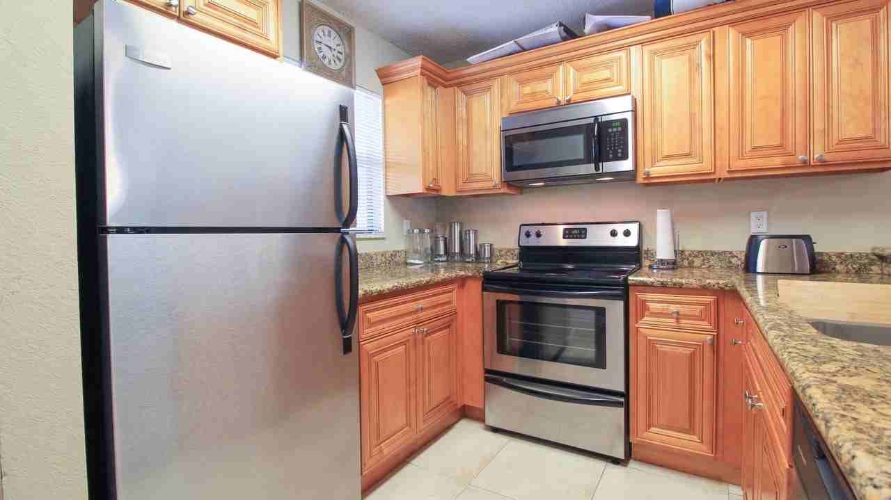 1441 Windorah Way Apt F - Photo 4 of 13