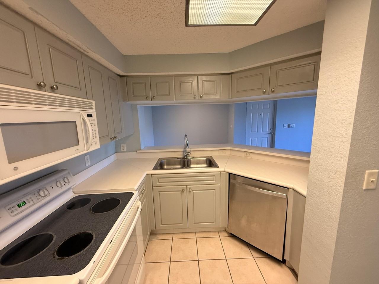 2724 Anzio Ct Apt 107 - Photo 4 of 13