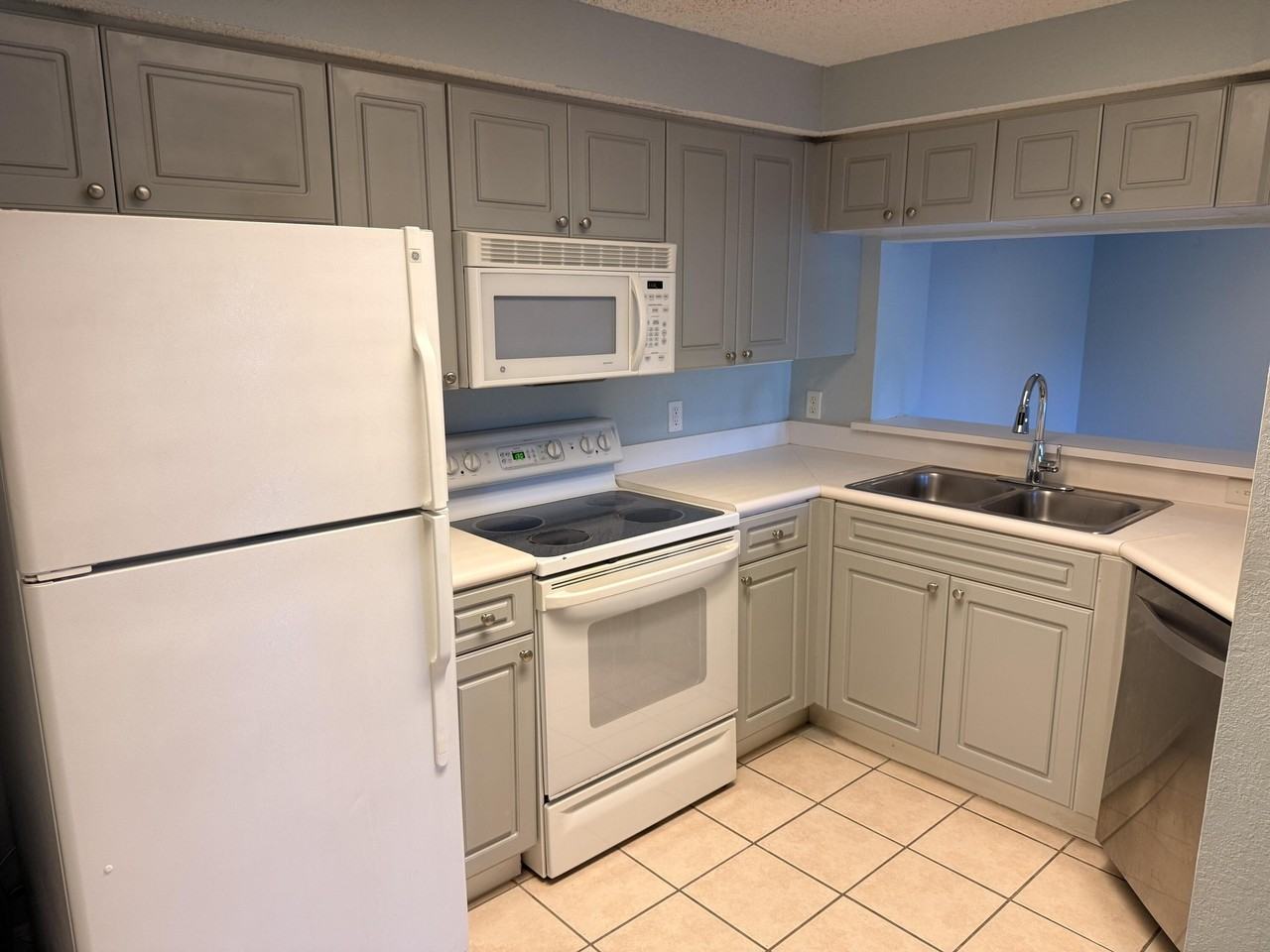 2724 Anzio Ct Apt 107 - Photo 5 of 13