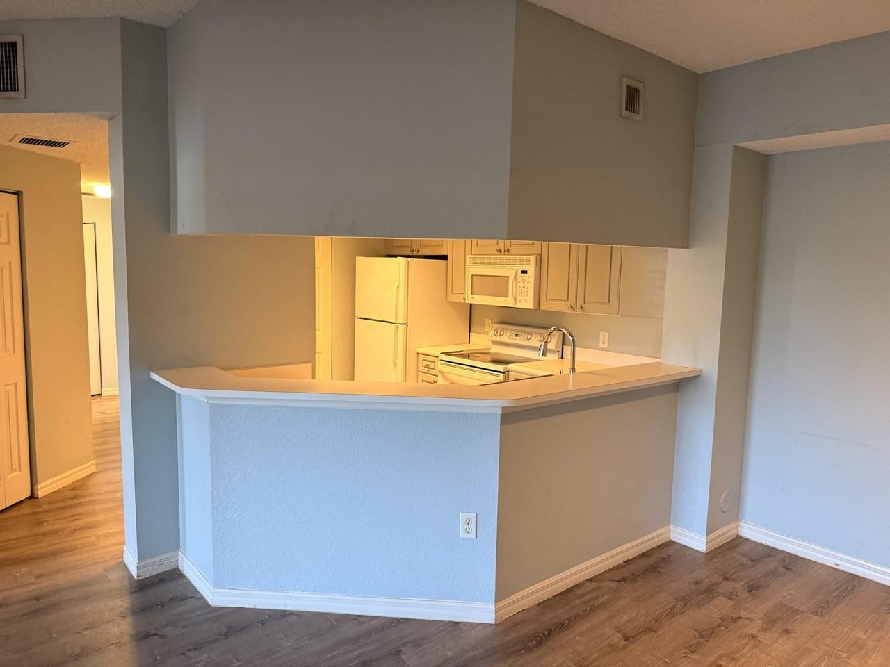 2724 Anzio Ct Apt 107 - Photo 6 of 13