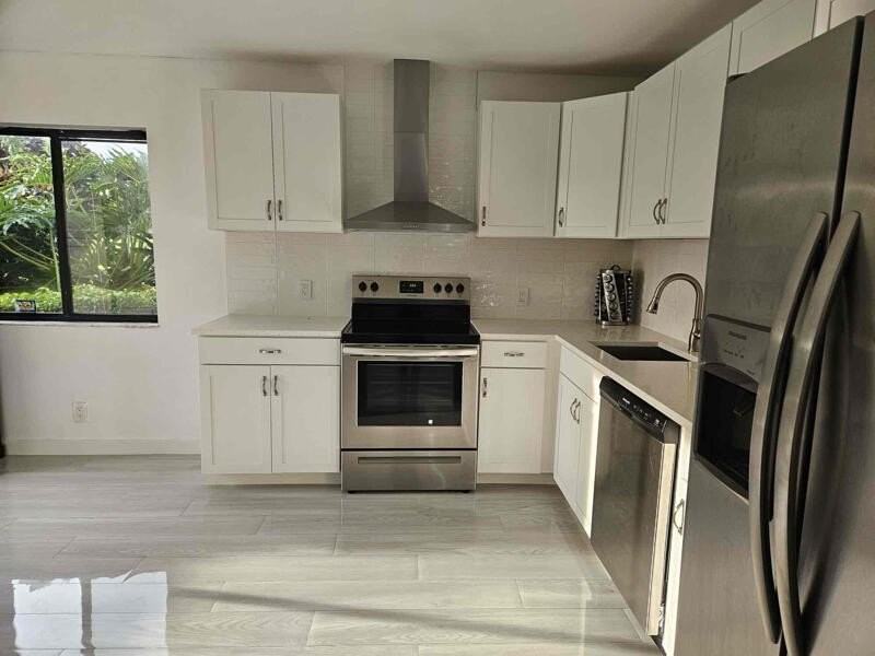 5246 Fountains Dr S - Photo 3 of 20