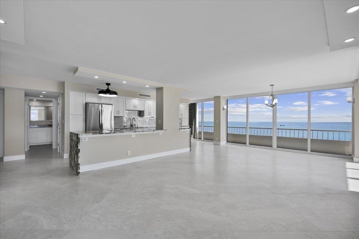 5540 N Ocean Dr Apt 18b - Photo 2 of 37