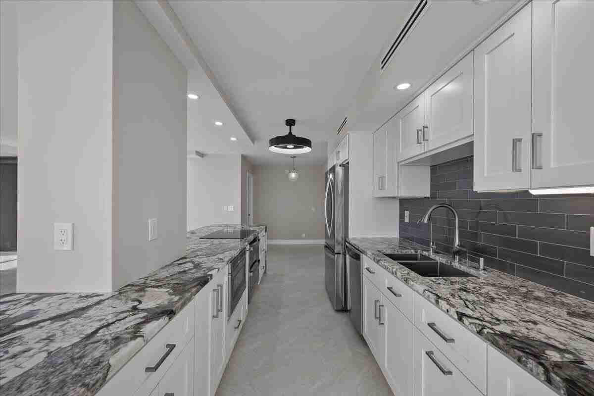 5540 N Ocean Dr Apt 18b - Photo 5 of 37