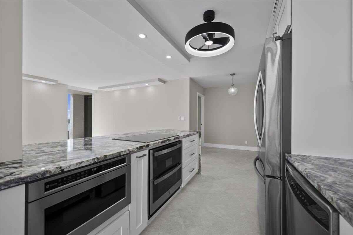 5540 N Ocean Dr Apt 18b - Photo 6 of 37