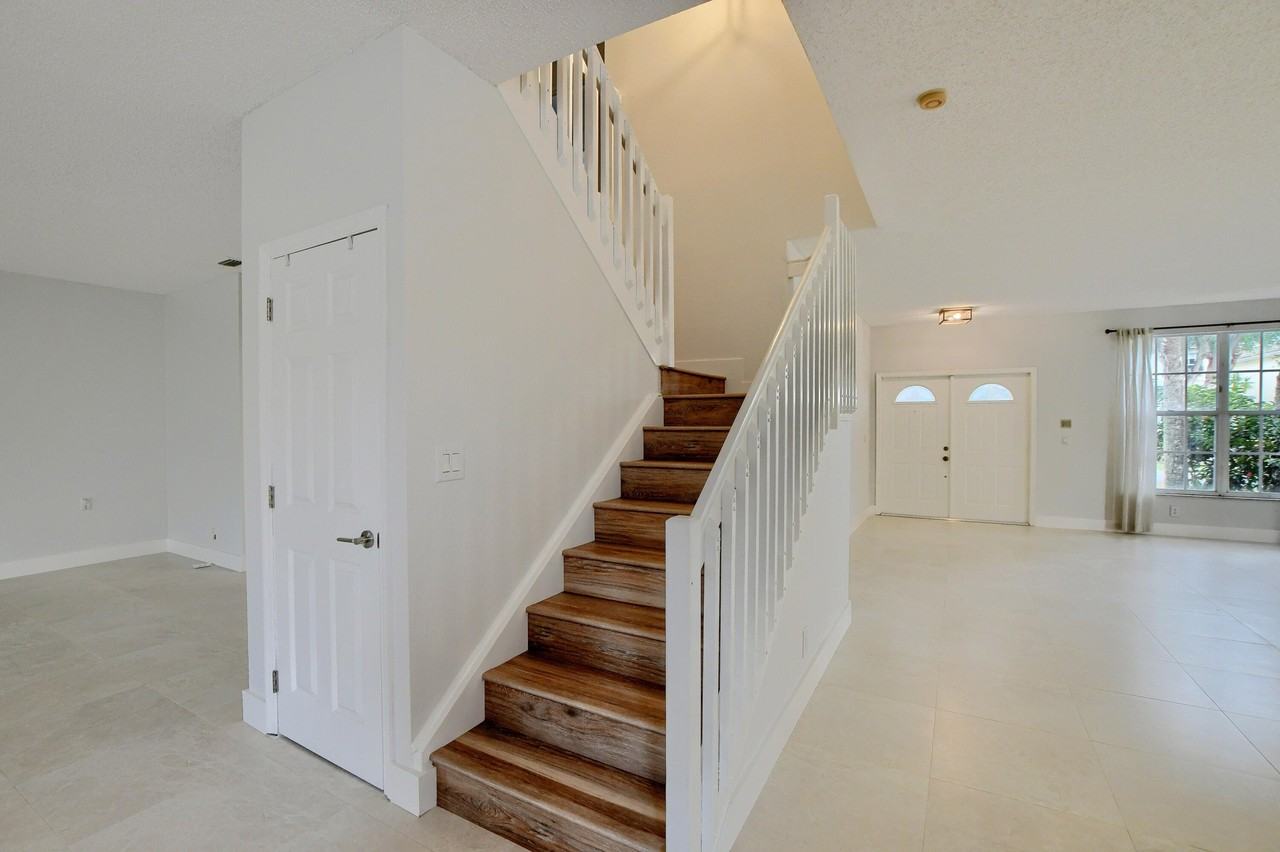 18165 Blue Lake Way - Photo 7 of 43