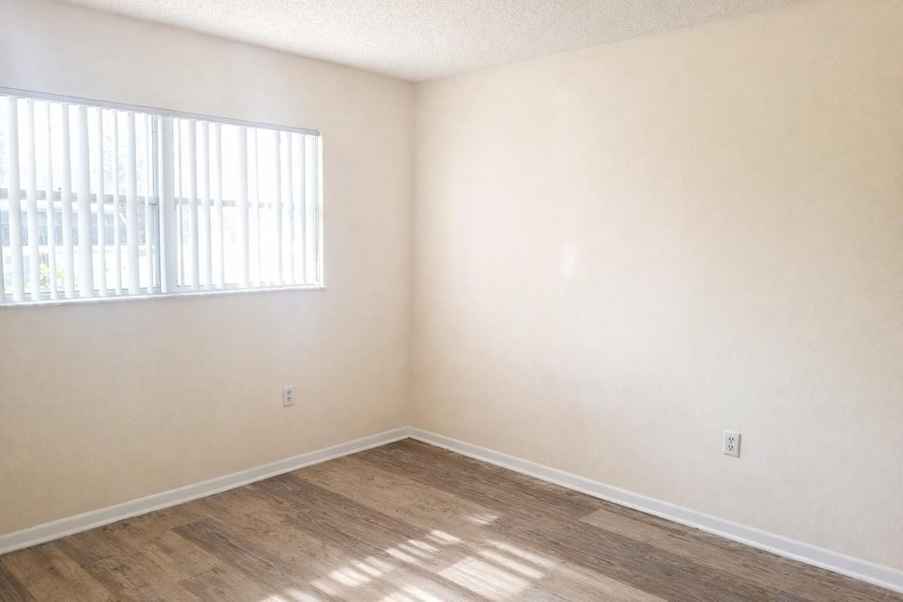 4141 16th St Apt 4-03 - Photo 5 of 9