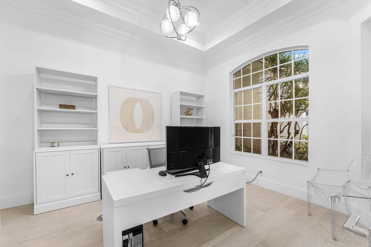 132 Pembroke Dr - Photo 6 of 50