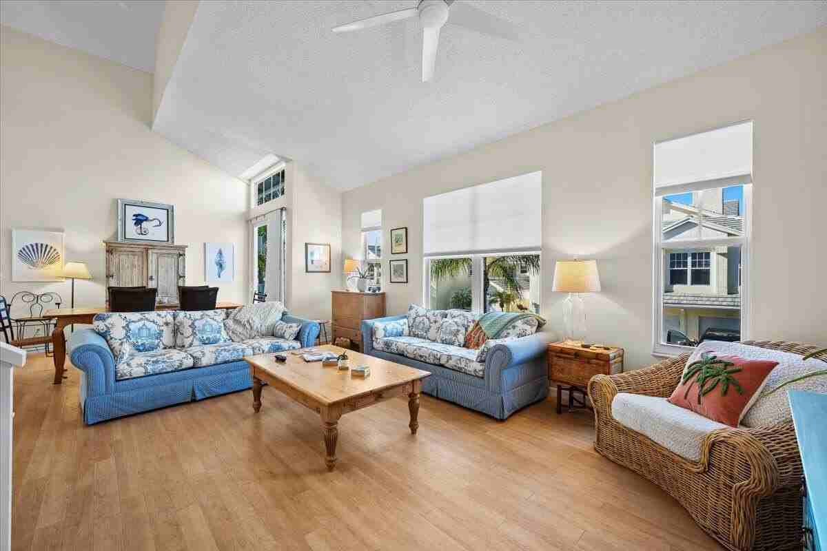 301 Mainsail Cir - Photo 4 of 39