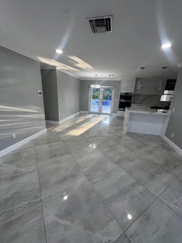 2591 Rosehaven Rd - Photo 4 of 40