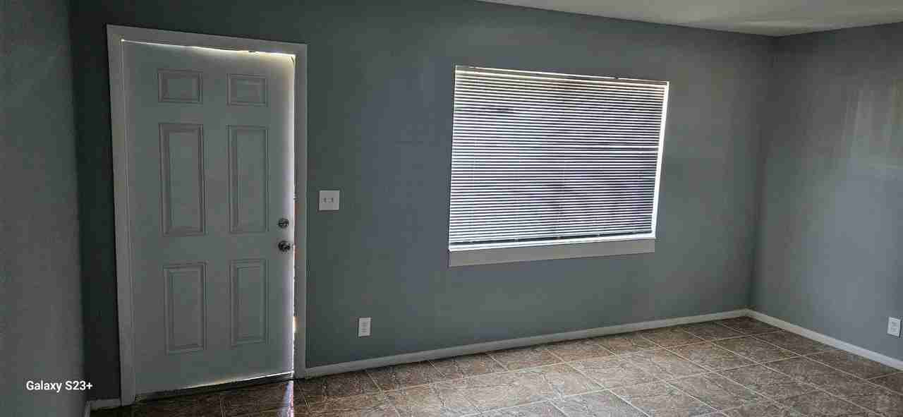 1001 S E St Unit 1 - Photo 5 of 10