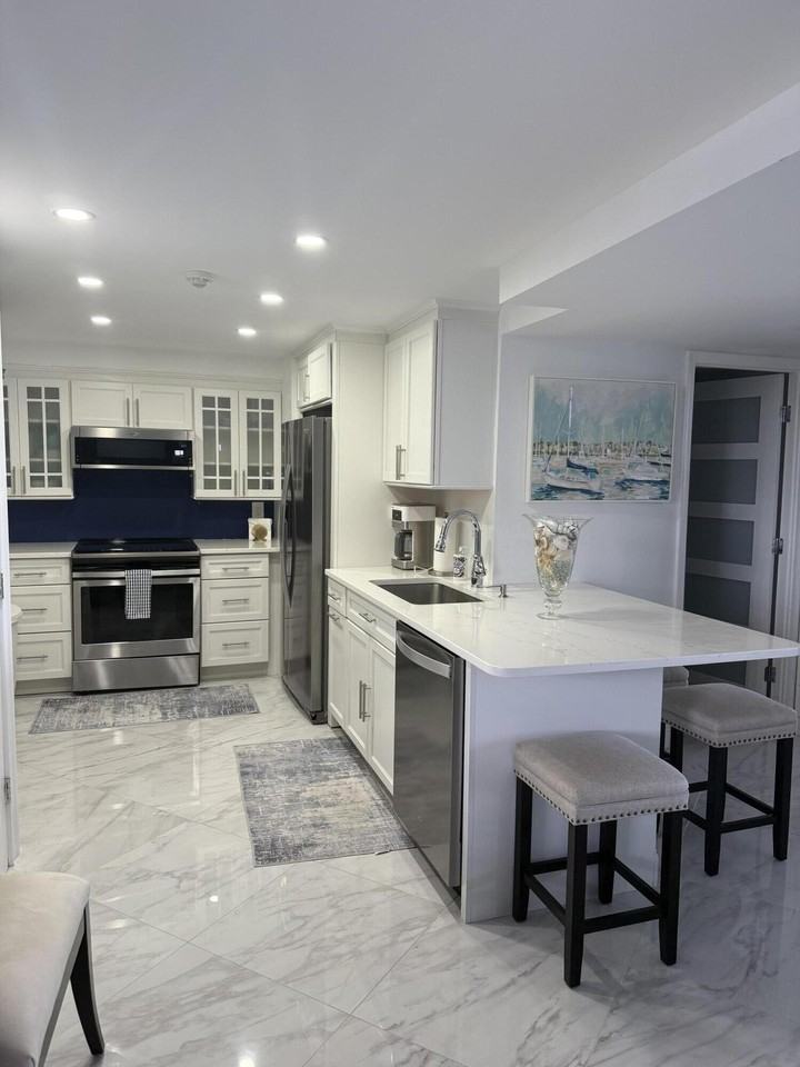 5200 N Flagler Dr Apt 804 - Photo 4 of 7