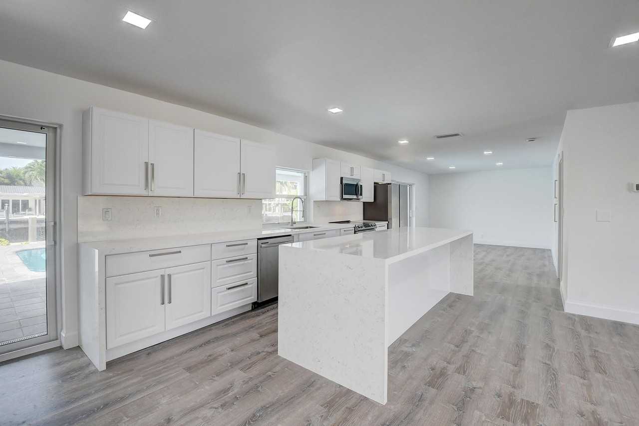 800 Forsyth St - Photo 6 of 32