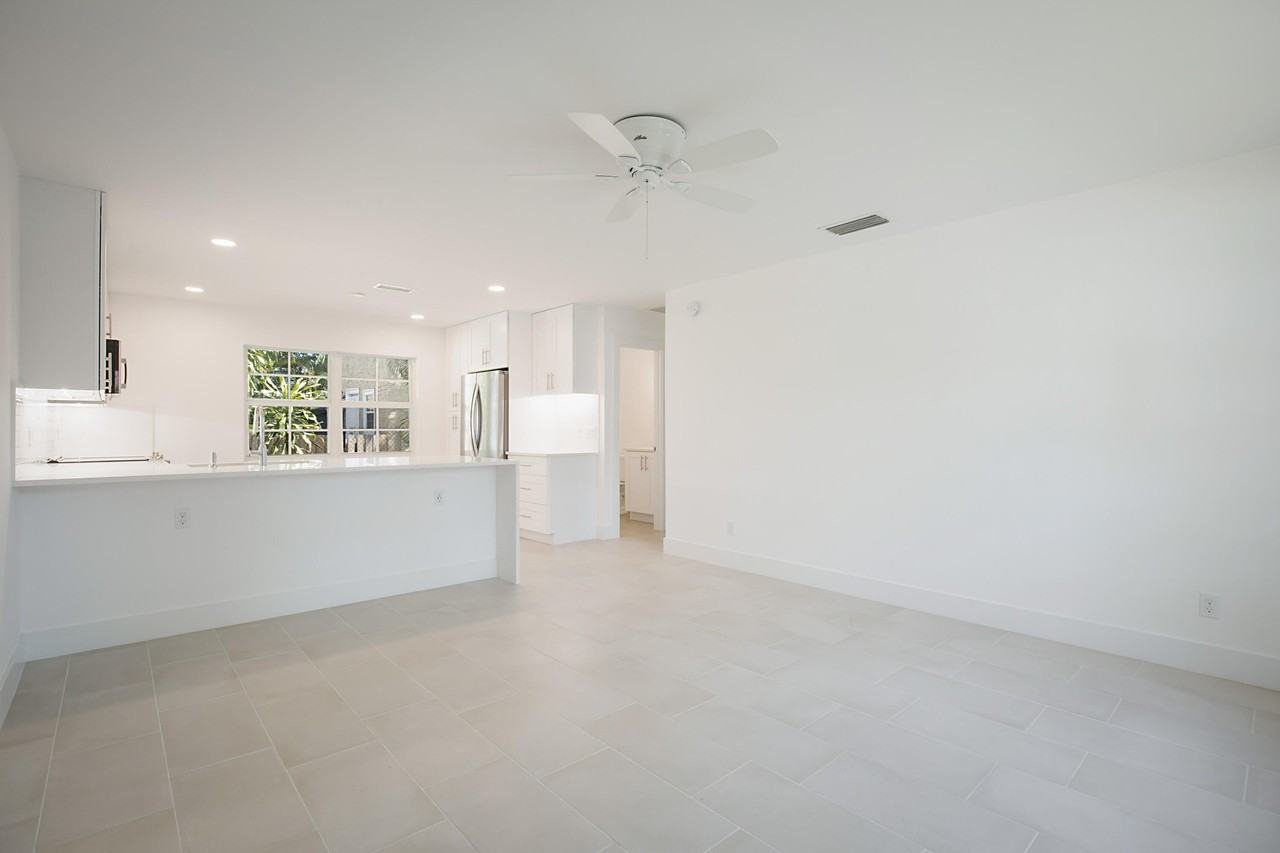 705 New York St - Photo 4 of 22