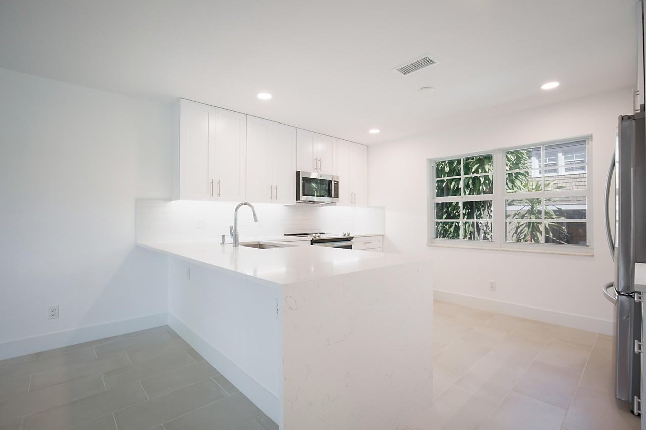 705 New York St - Photo 6 of 22