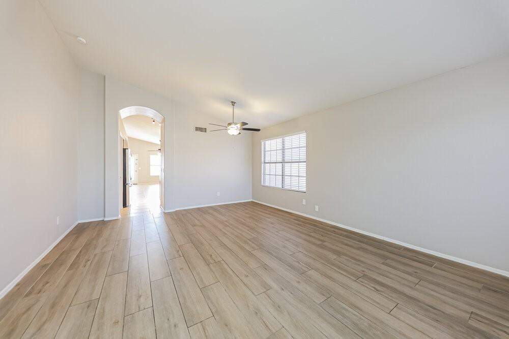 15415 W Lea Ln - Photo 3 of 19