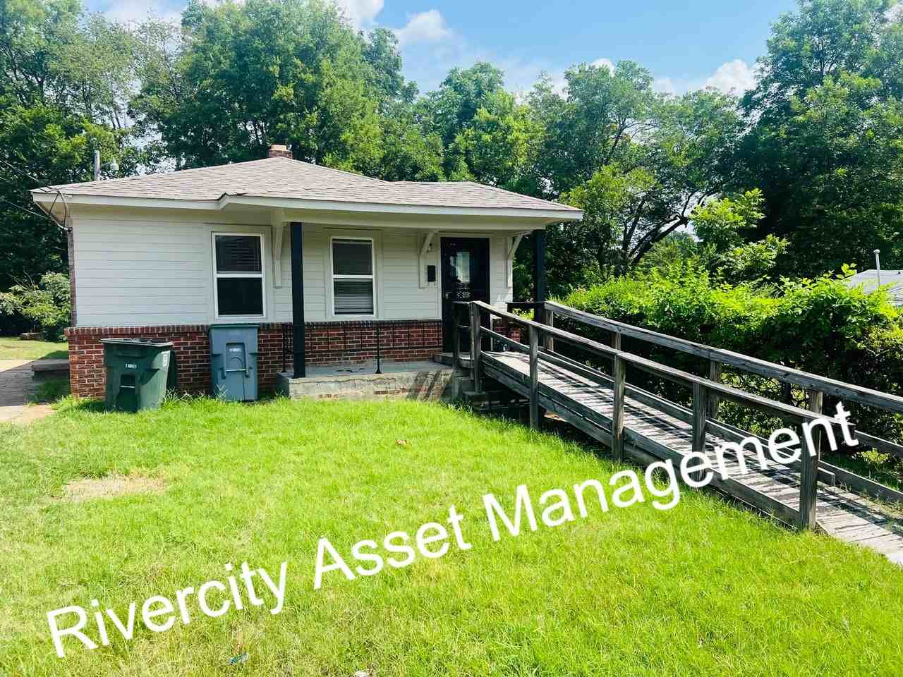 2736 Enterprise Ave #1