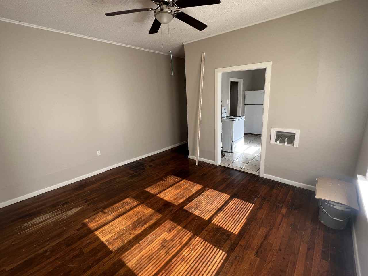 2402 Proctor Ave #2402 - Photo 4 of 12