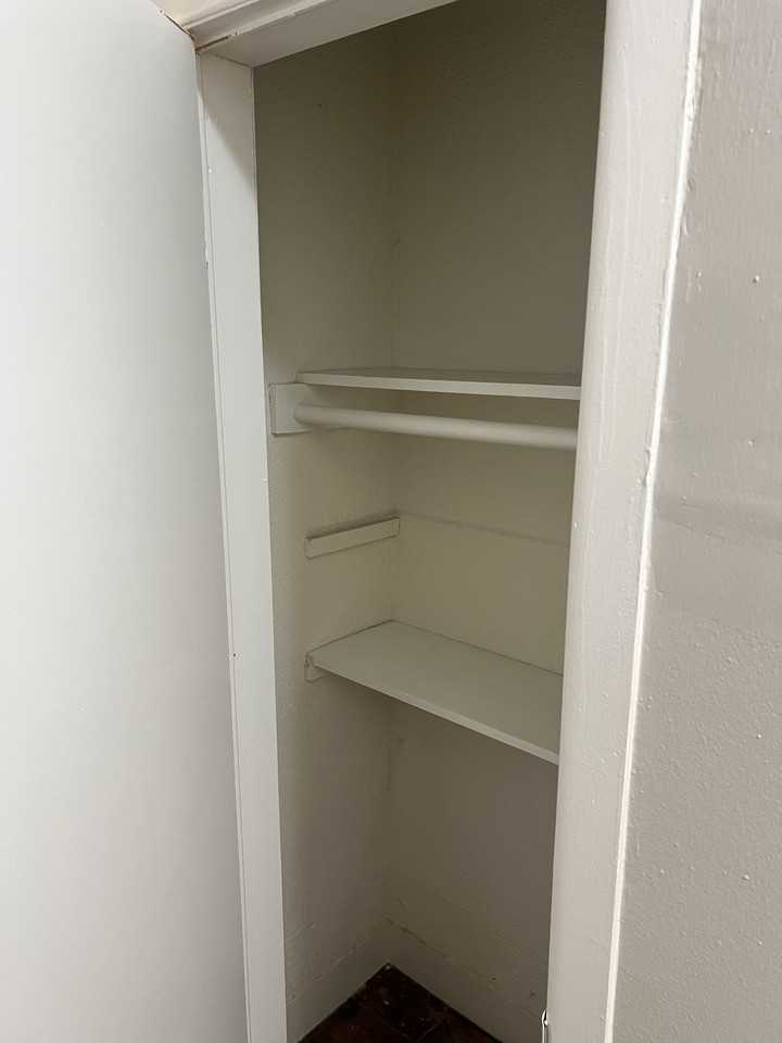 2402 Proctor Ave #2402 - Photo 7 of 12