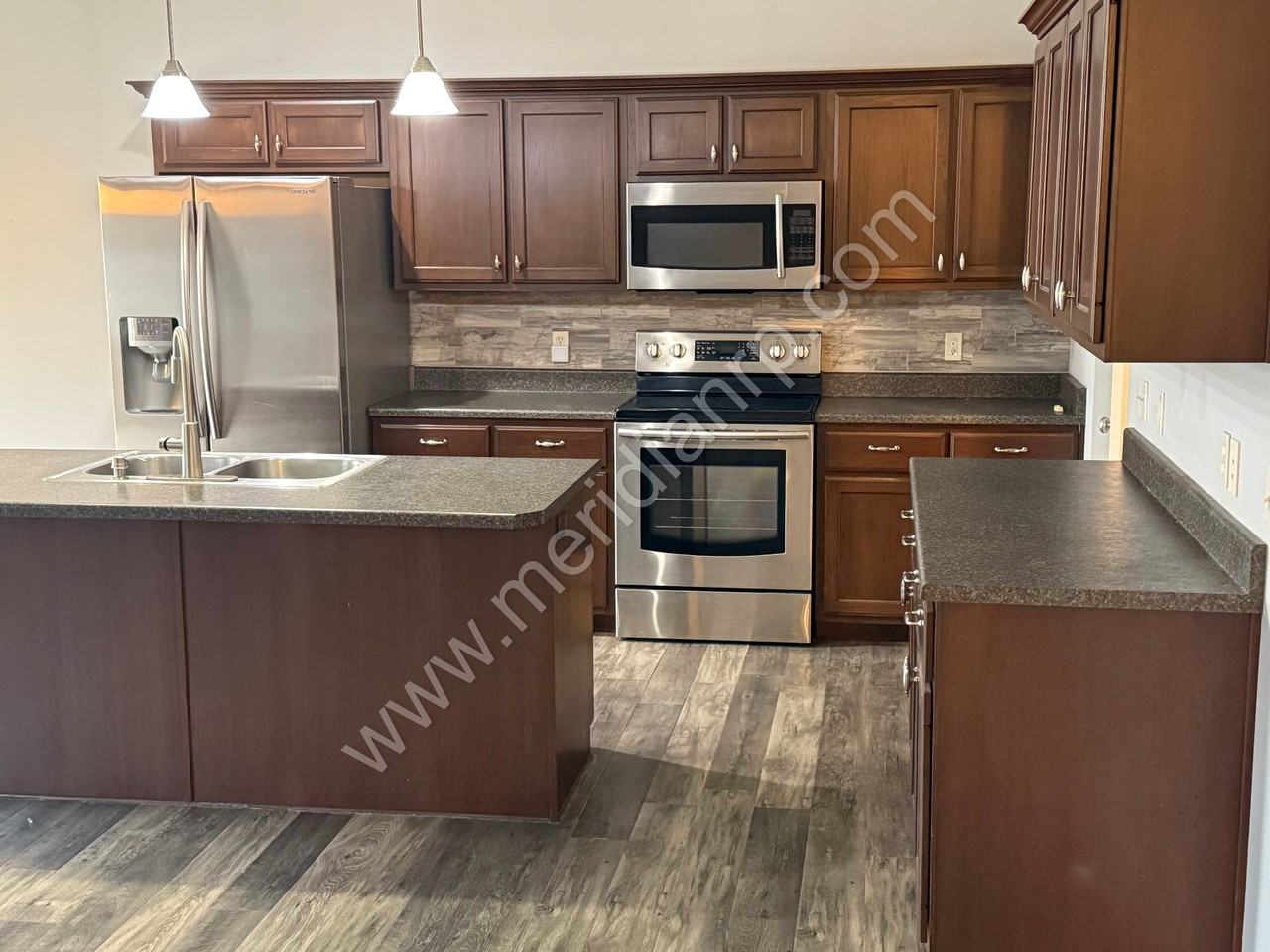 473 Greenpointe Pkwy #1 - Photo 4 of 22