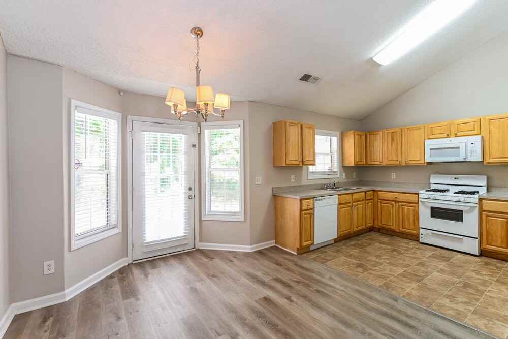 335 Shadetree Ln - Photo 6 of 17