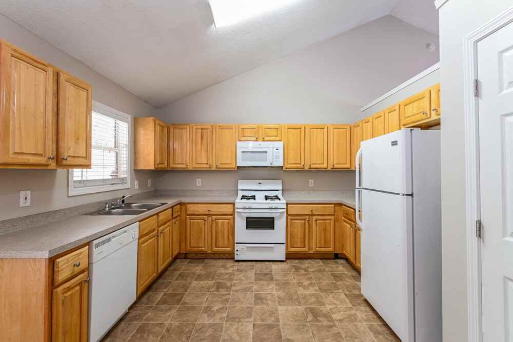 335 Shadetree Ln - Photo 7 of 17