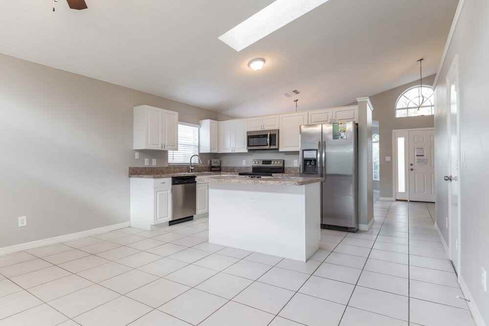 11872 Sindlesham Ct - Photo 5 of 15