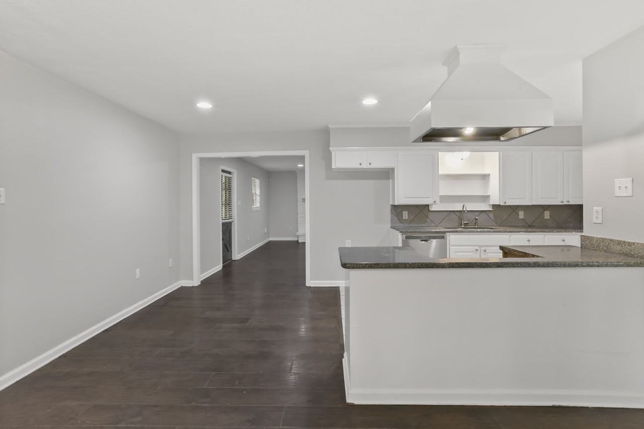 9644 Meadowdale Dr #1 - Photo 3 of 17