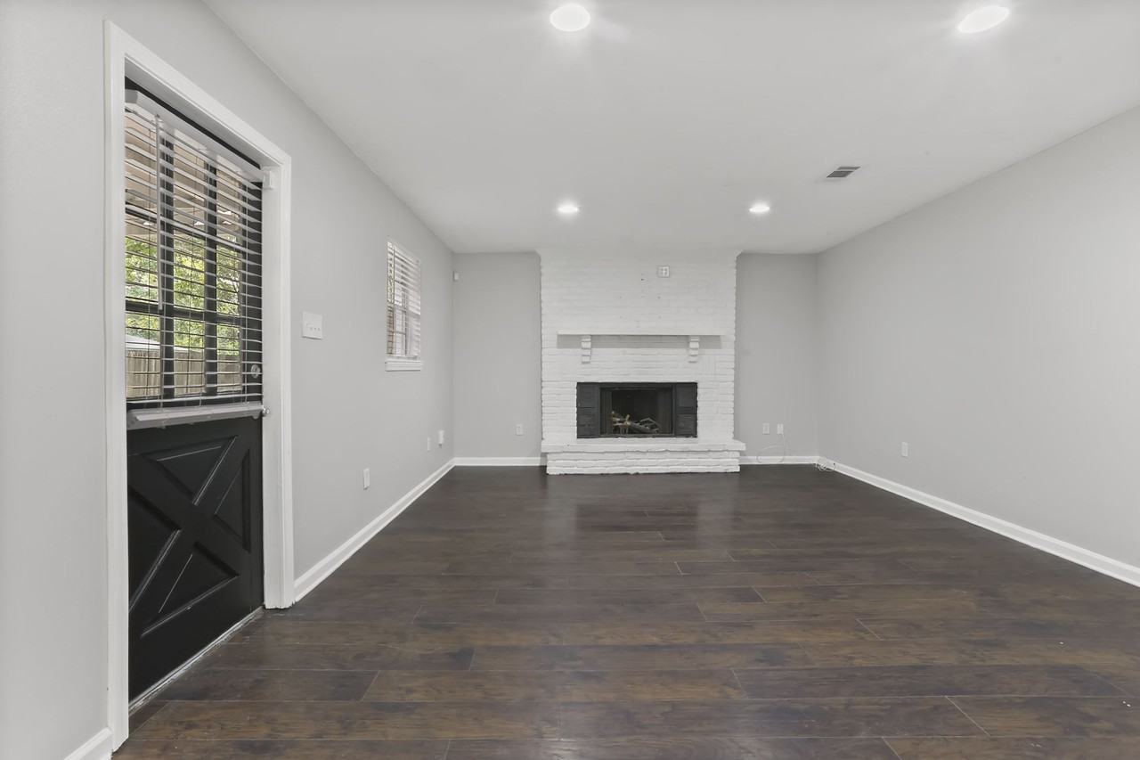 9644 Meadowdale Dr #1 - Photo 6 of 17