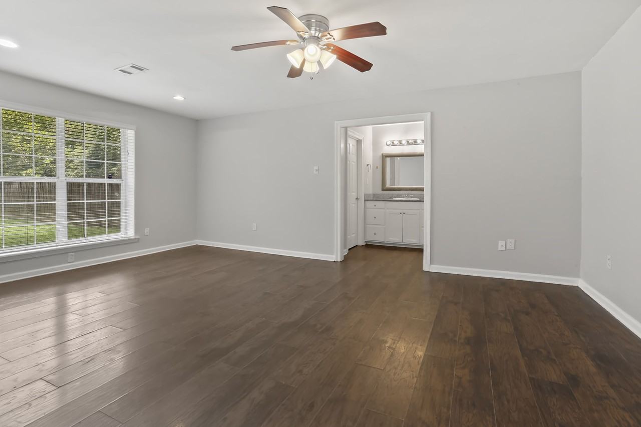 9644 Meadowdale Dr #1 - Photo 7 of 17