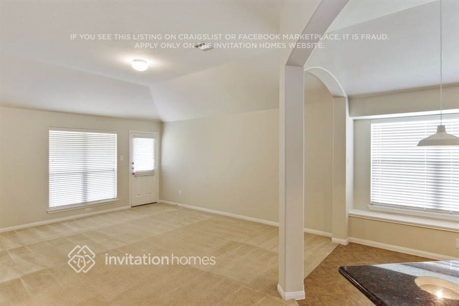 33 Mira Loma Dr - Photo 2 of 13