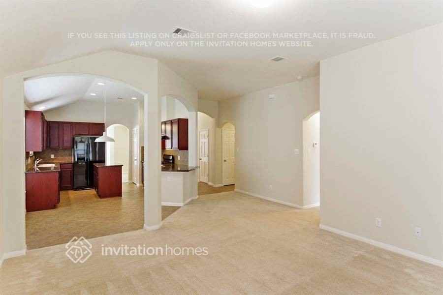 33 Mira Loma Dr - Photo 3 of 13