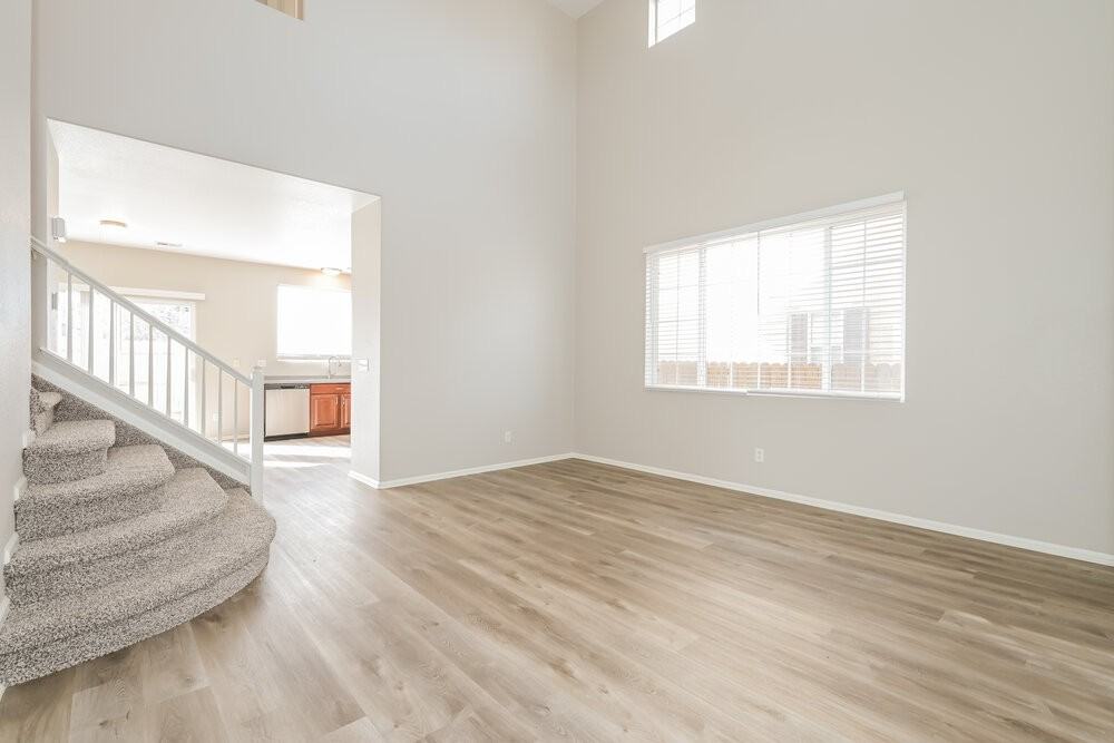 7441 S Mobile St - Photo 5 of 17