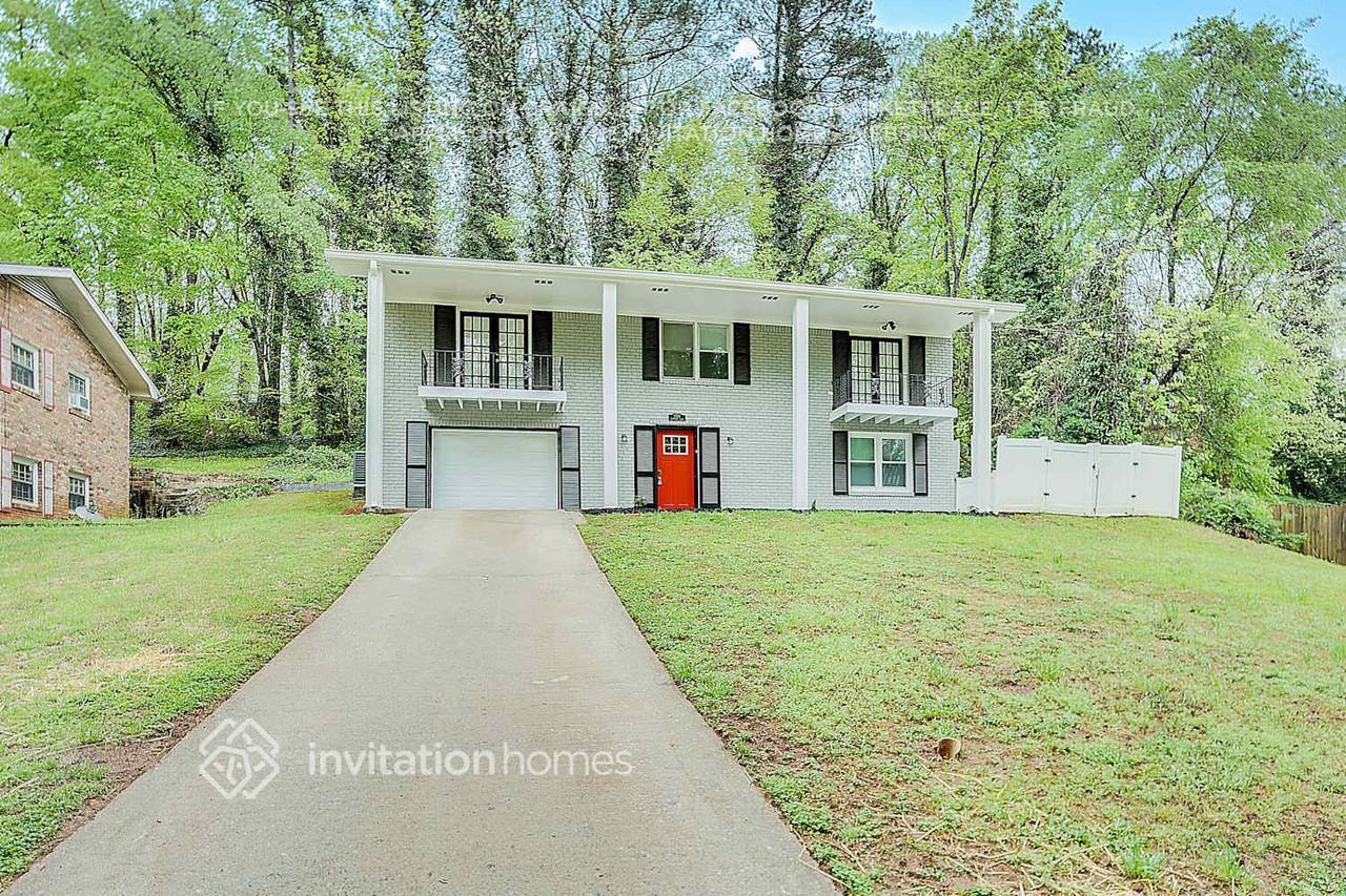 2369 Brentford Pl - Photo 3 of 26