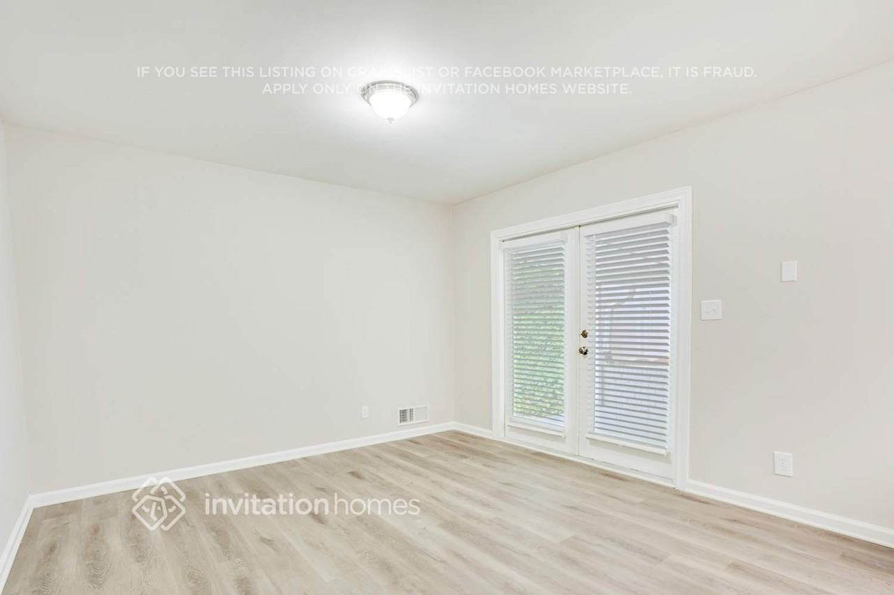 2369 Brentford Pl - Photo 4 of 16