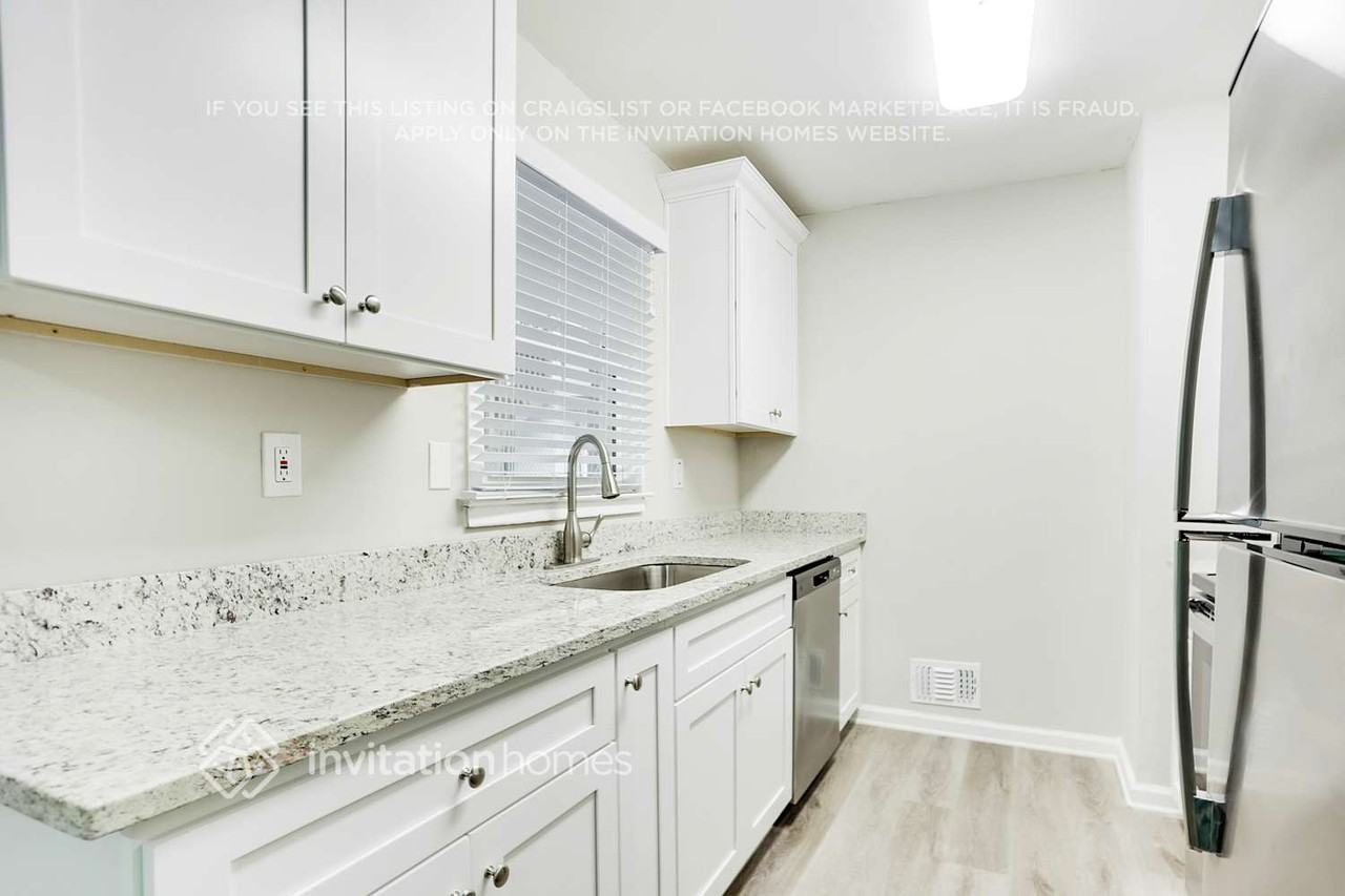 2369 Brentford Pl - Photo 6 of 16