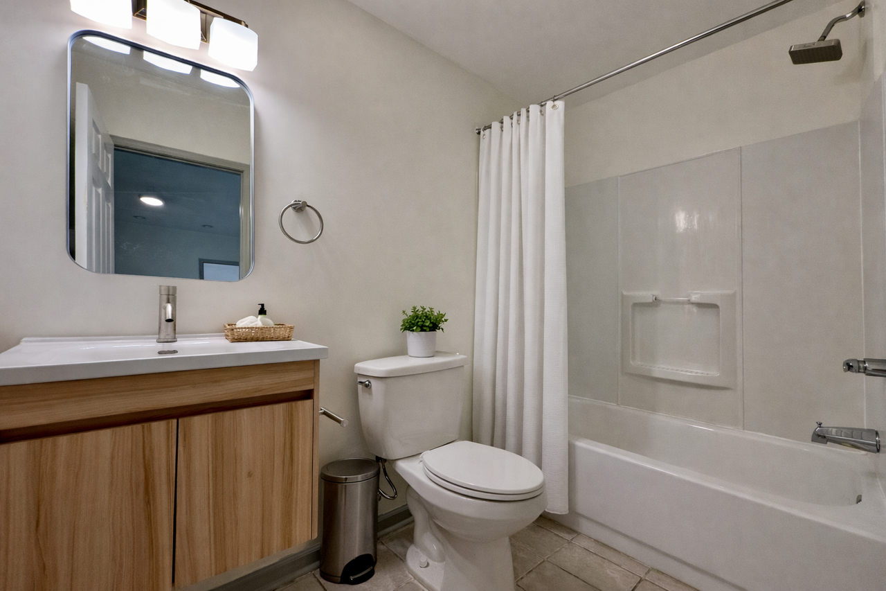 1039 4th St #4 - Photo 7 of 8