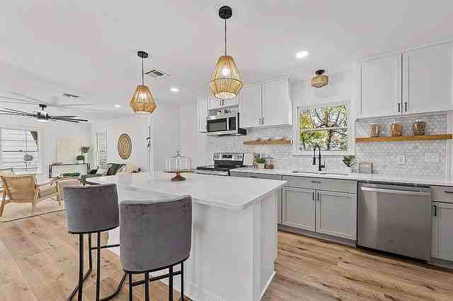 3921 Maple Ave #1 - Photo 4 of 9