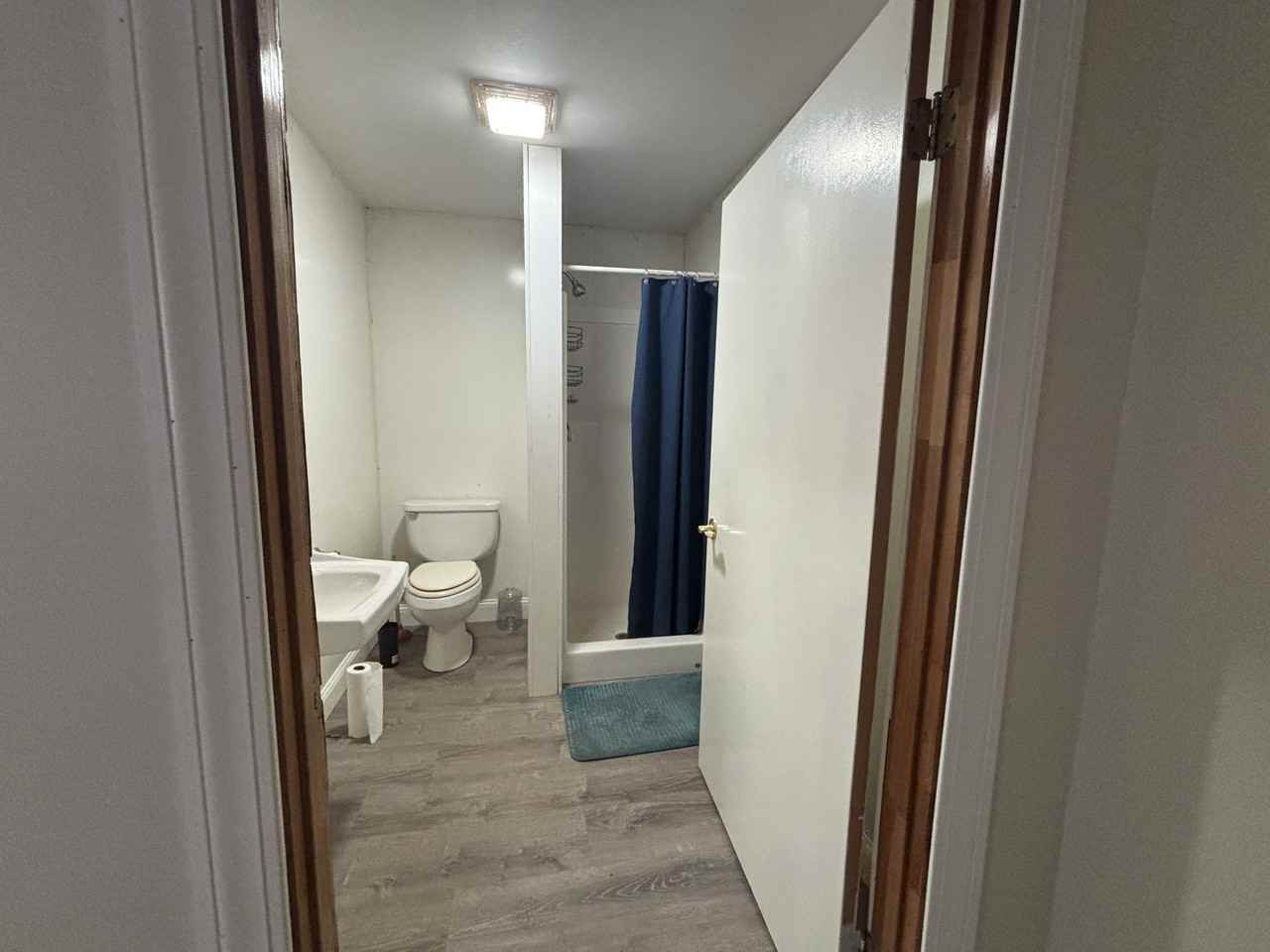 1422 Main St #A - Photo 7 of 10