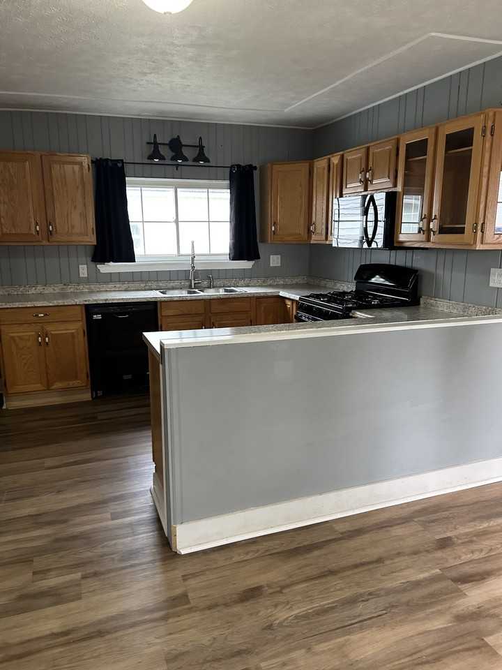 151 Main St #1 - Photo 3 of 11